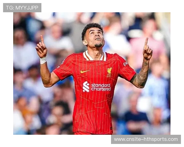 利物浦边路加速推进不断制造险情，迪亚斯打门稍偏