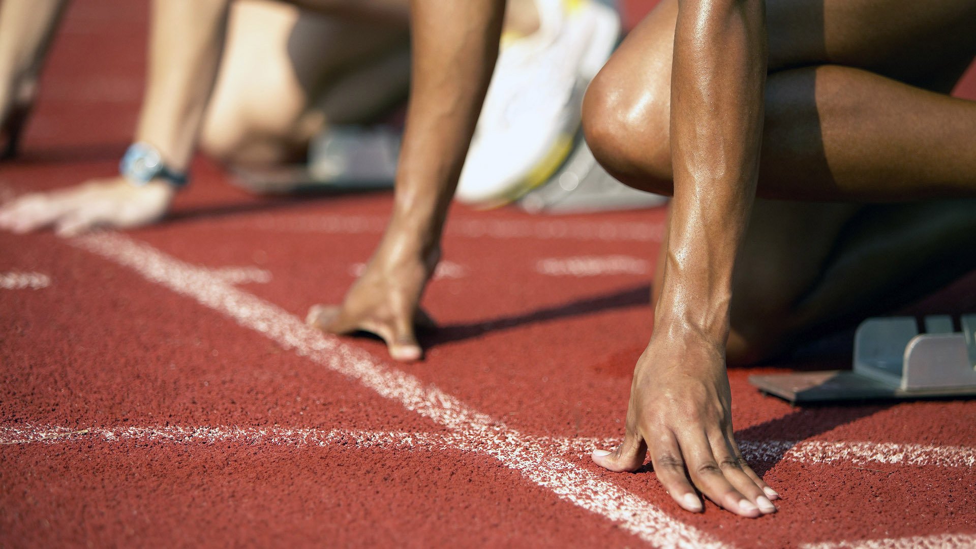 公园晨跑圈速王挑战赛 电子计圈系统记录每次进步